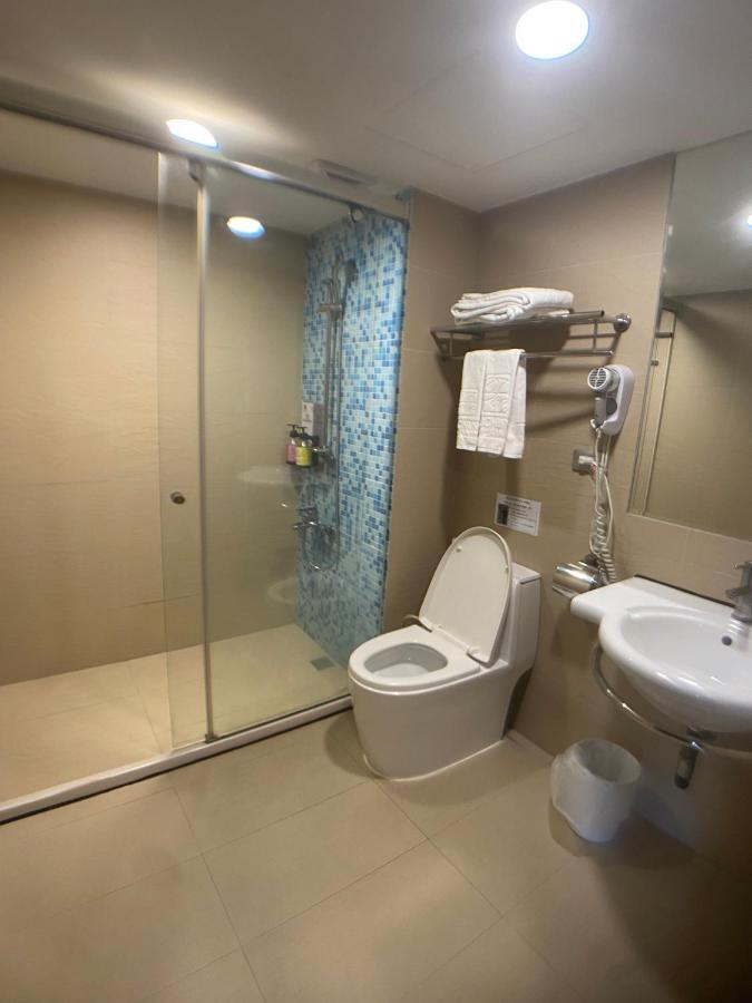 Bonjour Hotel Тайчжун Екстер'єр фото