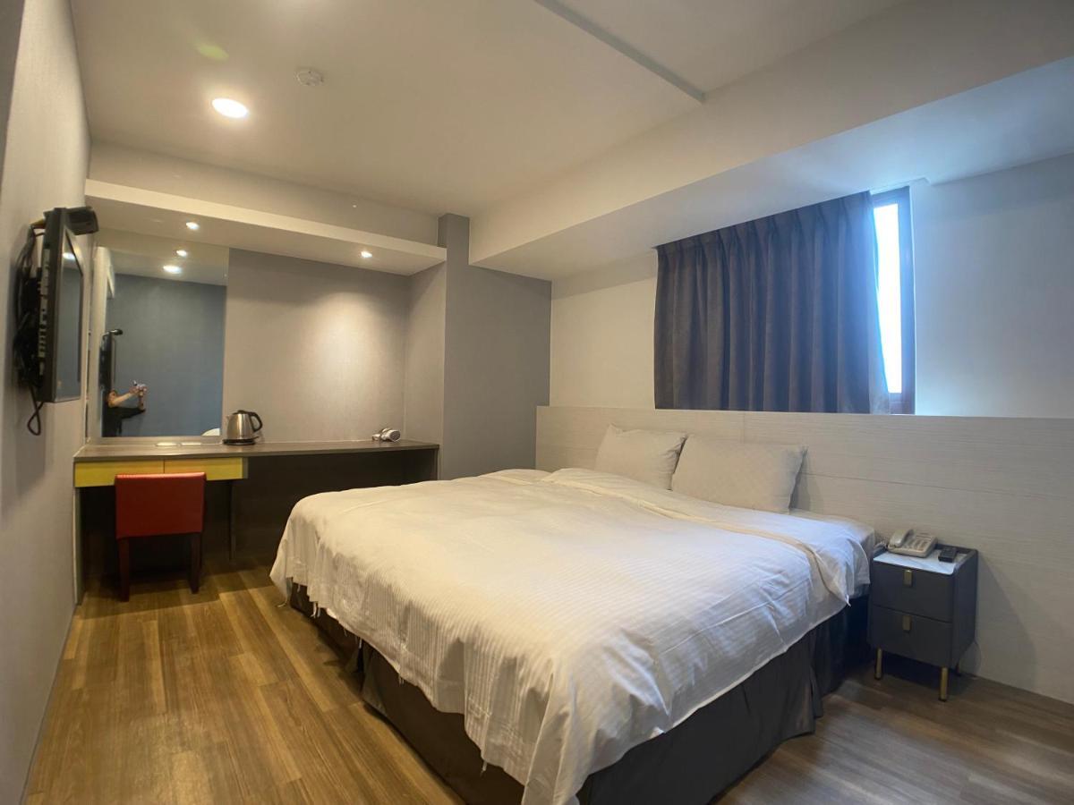 Bonjour Hotel Тайчжун Екстер'єр фото