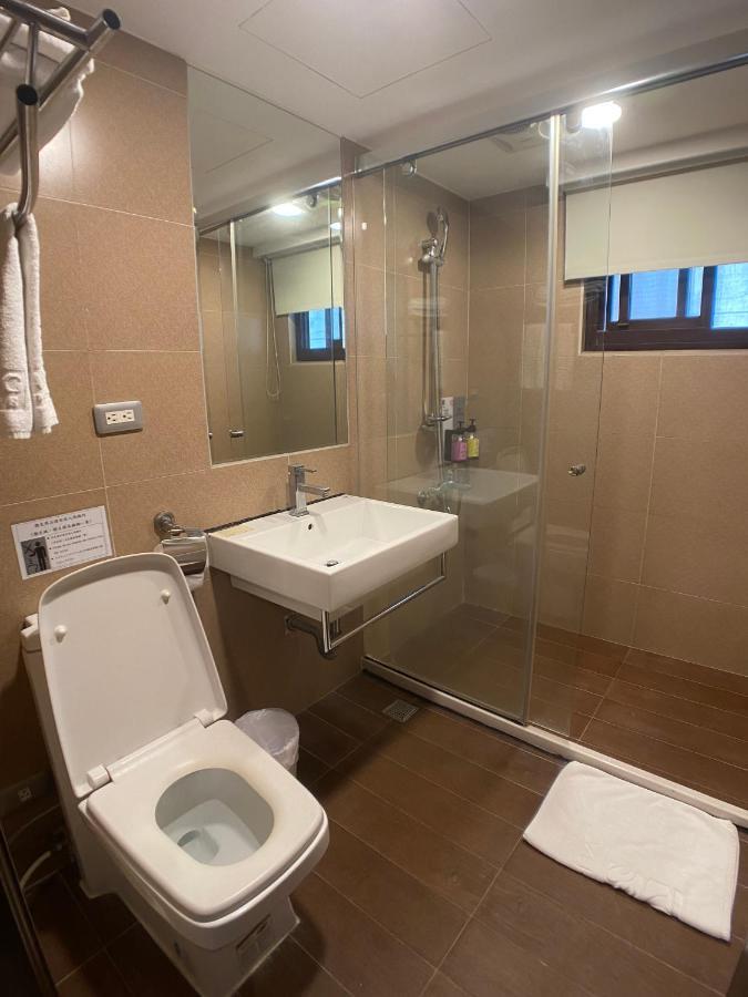Bonjour Hotel Тайчжун Екстер'єр фото