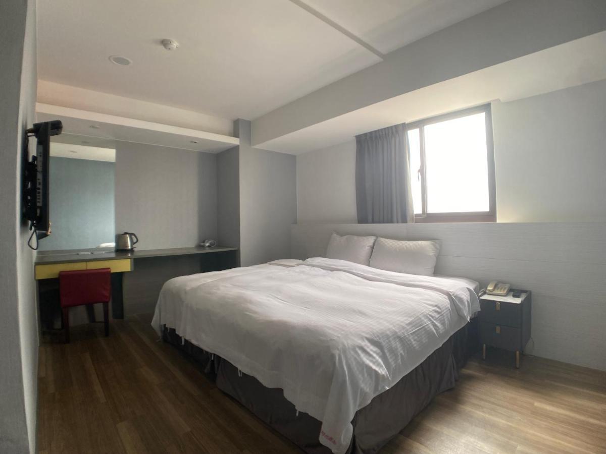 Bonjour Hotel Тайчжун Екстер'єр фото